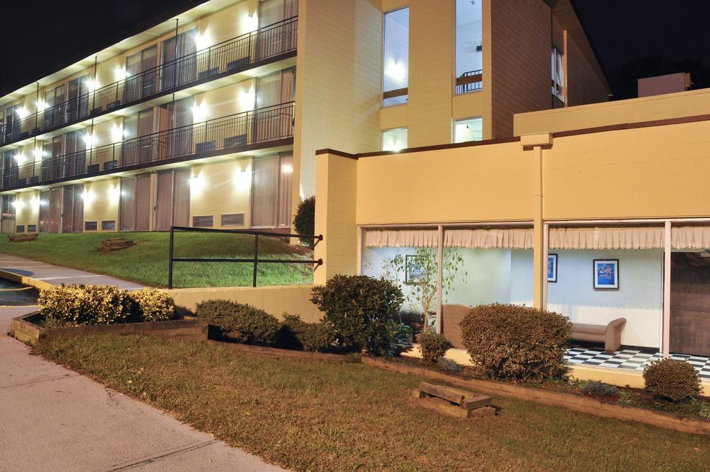 Best Western Niantic - New London, Mystic Area Extérieur photo